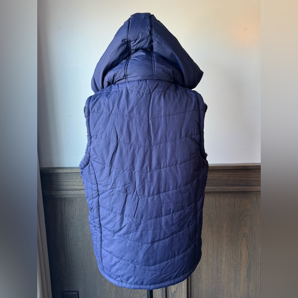 26 International navy Teddy Sherpa lined hooded vest - Picture 3 of 7